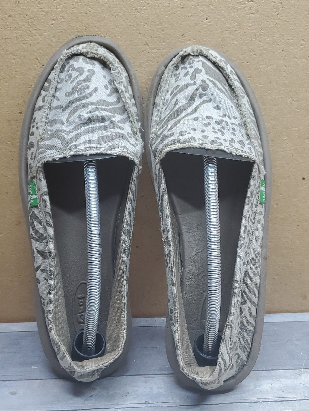 Sanuk Women's Canvas Loafer Size 7
